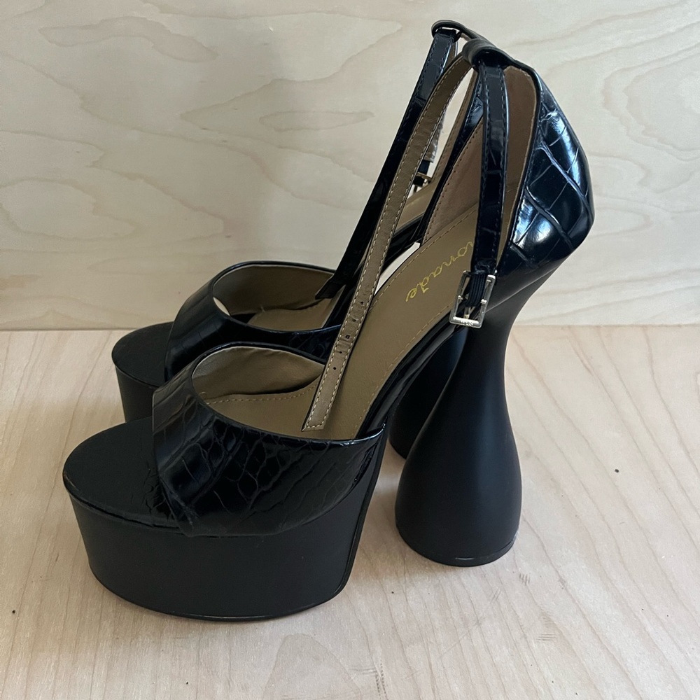 Funky Black Yasmin Platform Heels size 8